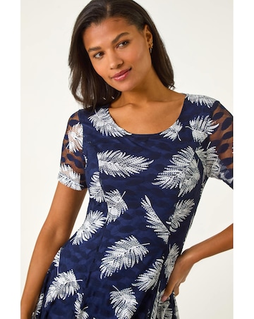 Roman Leaf Print Lace Stretch Dress