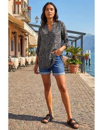 Roman Animal Print Stretch Blouse