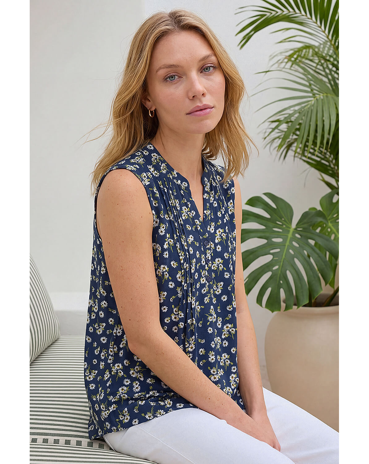 Roman Ditsy Floral Pintuck Shirt
