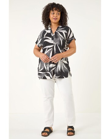 Roman Curve Leaf Print Textured Shirt