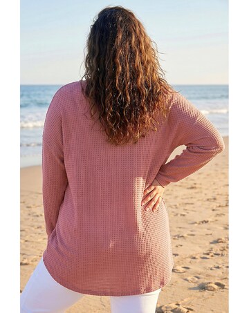 Roman Curve Textured V-Neck Stretch Top