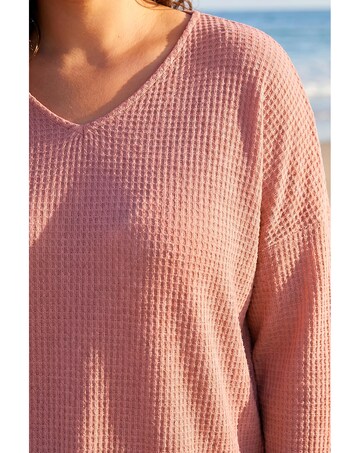 Roman Curve Textured V-Neck Stretch Top