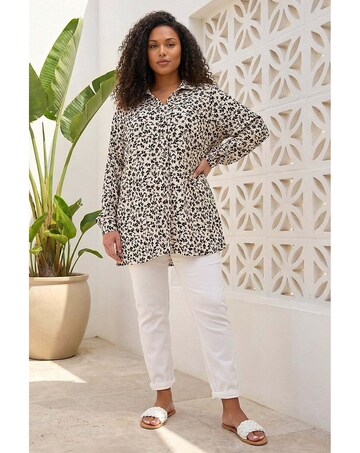 Roman Curve Floral Textured Blouse