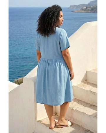Roman Curve Buttoned Shirt Dress