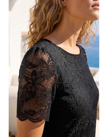 Roman Floral Stretch Lace Top