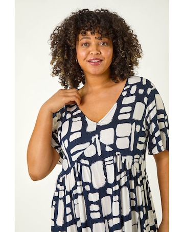 Roman Curve Print Tiered V-Neck Dress