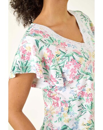 Roman Floral Lace Textured Top