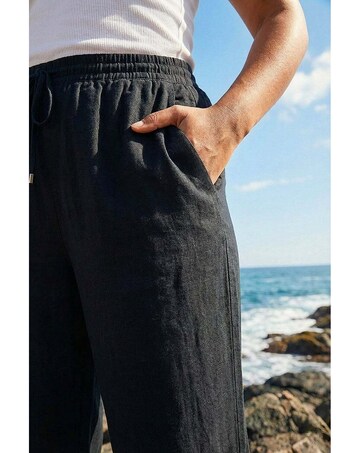 Roman Curve Linen Blend Cropped Trousers