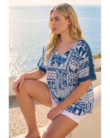 Roman Curve Postcard Print Top