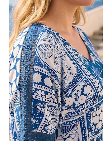 Roman Curve Postcard Print Top