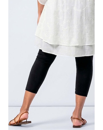 Roman Curve Plain Cropped Leggings