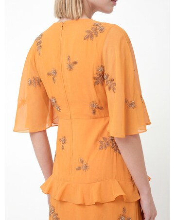 Maya Deluxe Embellished Half Sleeve Ruff