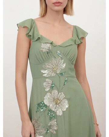 Maya Deluxe Floral Embellished Ruffle Ma