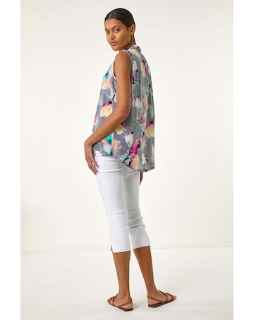 Roman Floral Print Pleat Front Vest