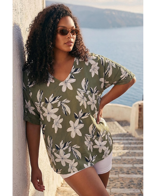 Roman Curve Floral Print Crochet Top