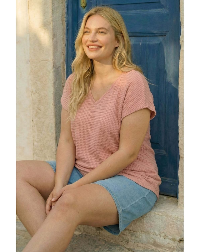 Roman Curve Textured V-Neck Tunic Top