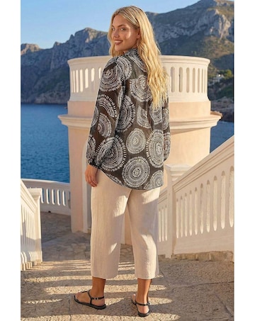 Roman Curve Abstract Print Woven Shirt