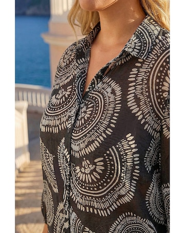 Roman Curve Abstract Print Woven Shirt