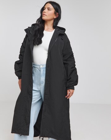 Black Dipped Hem Mac