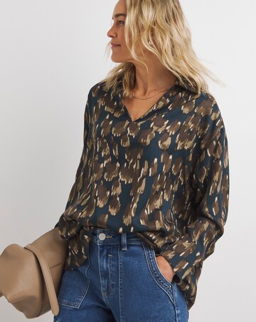 Womens Collar Detail Long Sleeve Blouse - Abstract Print