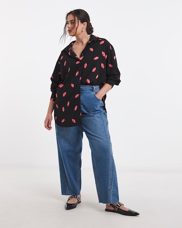 Simply Be Lips Print Relaxed Value Shirt