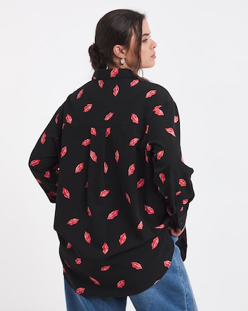 Simply Be Lips Print Relaxed Value Shirt