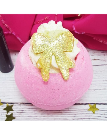 Bomb Cosmetics Here Comes Santa Bath Bomb Sack