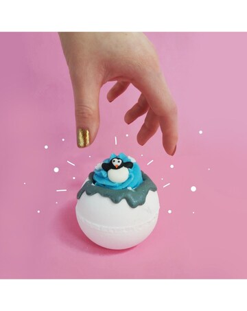 Bomb Cosmetics A Penguin Christmas Bath Bomb Gift Set