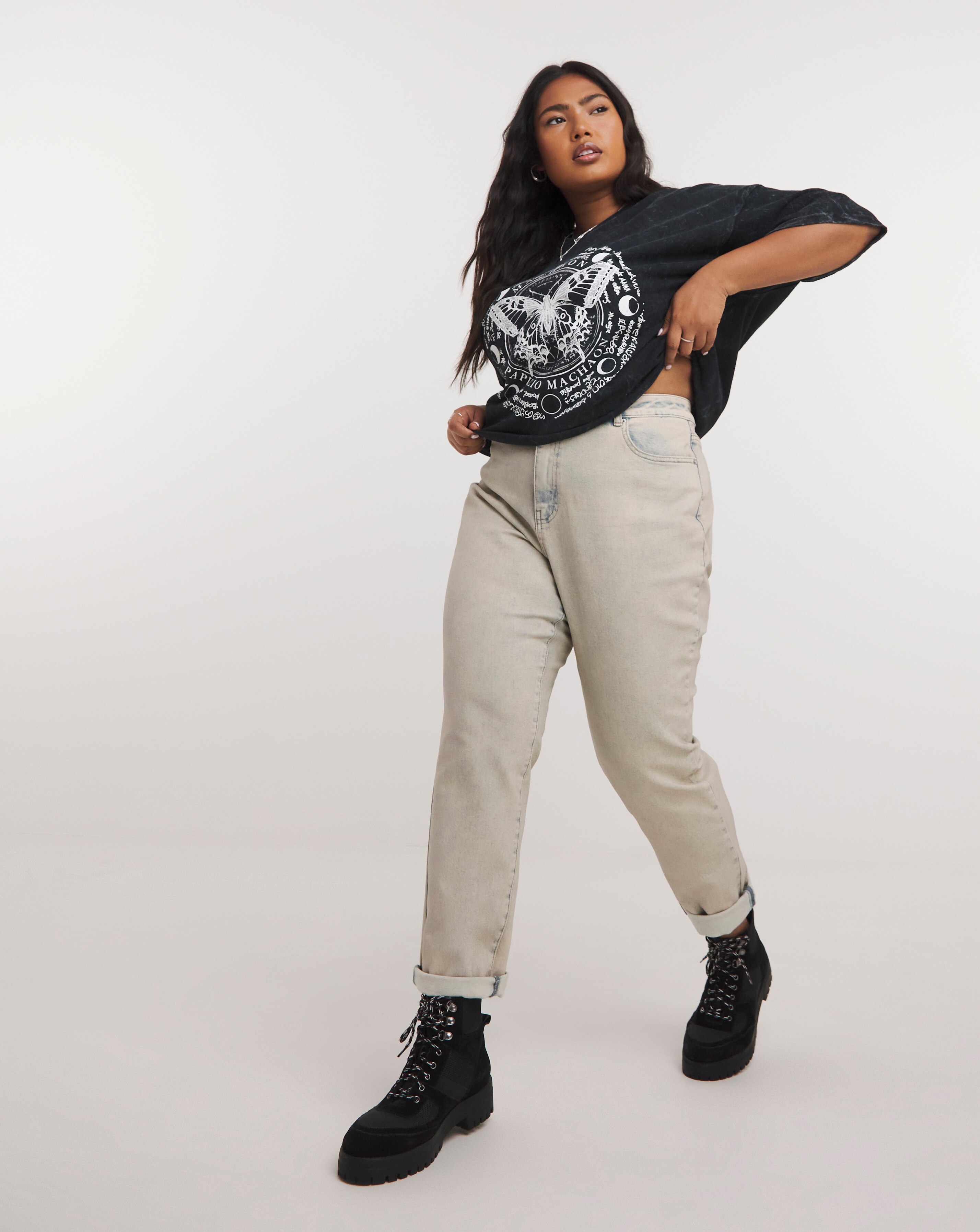 Vintage Wash Slim Mom Jean