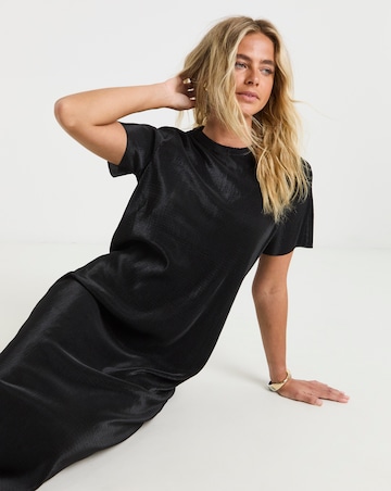 Black Plisse Midi T-Shirt Dress
