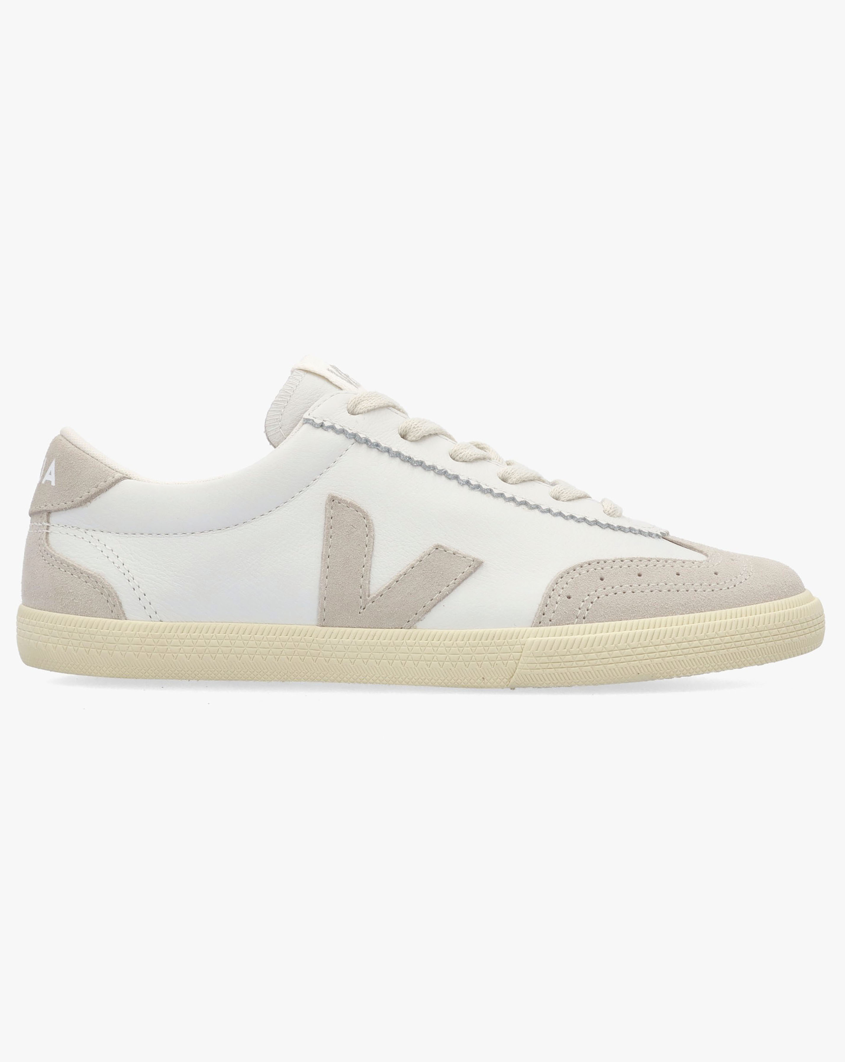 New In - Veja Volley O.T Leather White Trainers
