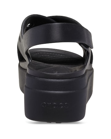 Crocs Brooklyn 4U Cross Strap Sandal