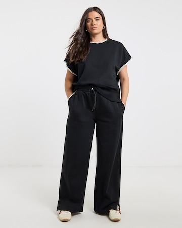 Simply Be Black Short Sleeve Blanket Stitch Sweatshirt