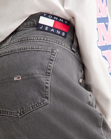 Tommy Jeans Mom Jeans