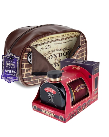 Harry Potter Mens Gift Set - Washbag, Body Wash & Socks
