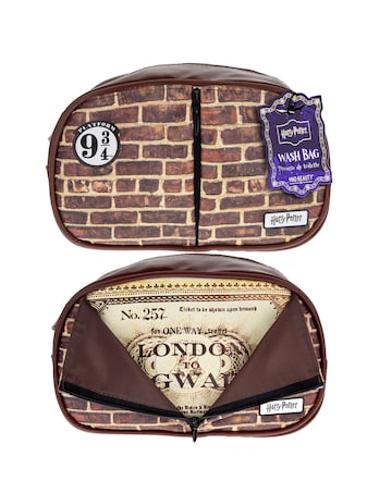 Harry Potter Mens Gift Set - Washbag, Body Wash & Socks