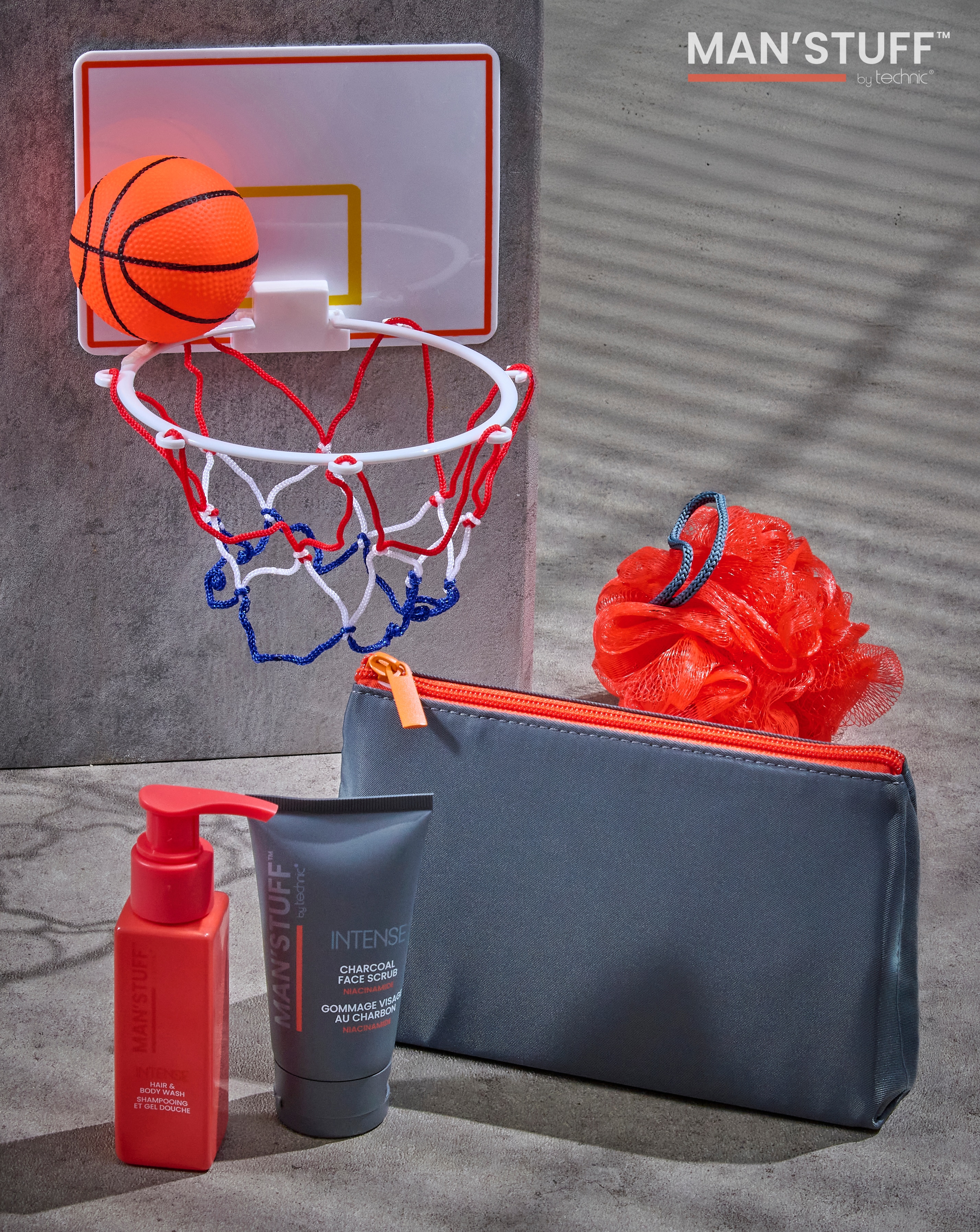 Man's Stuff Wash Bag & free travel game