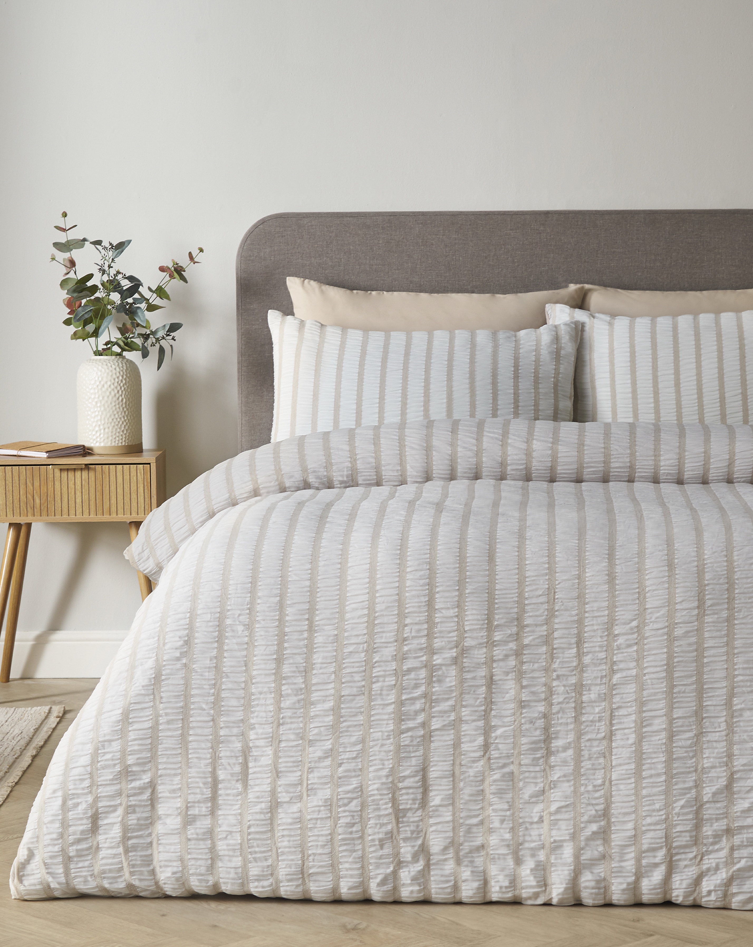 New In - Catherine Lansfield Seersucker Duvet Set