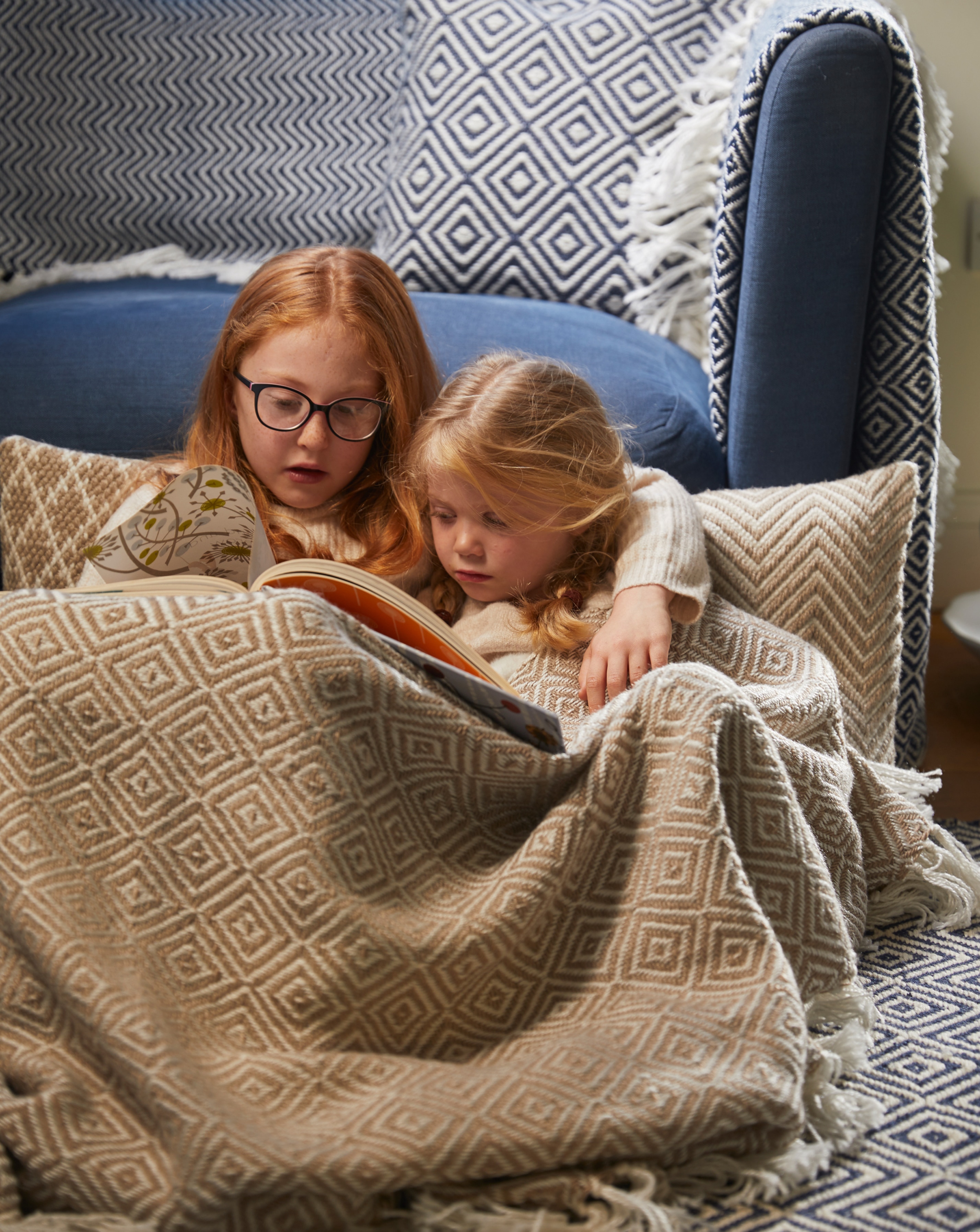 New In - Woven Diamond Indoor/Outdoor Throw