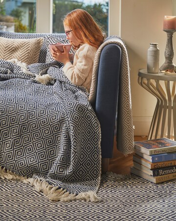Woven Diamond Indoor/Outdoor Throw