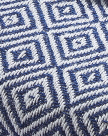 Woven Diamond Indoor/Outdoor Throw
