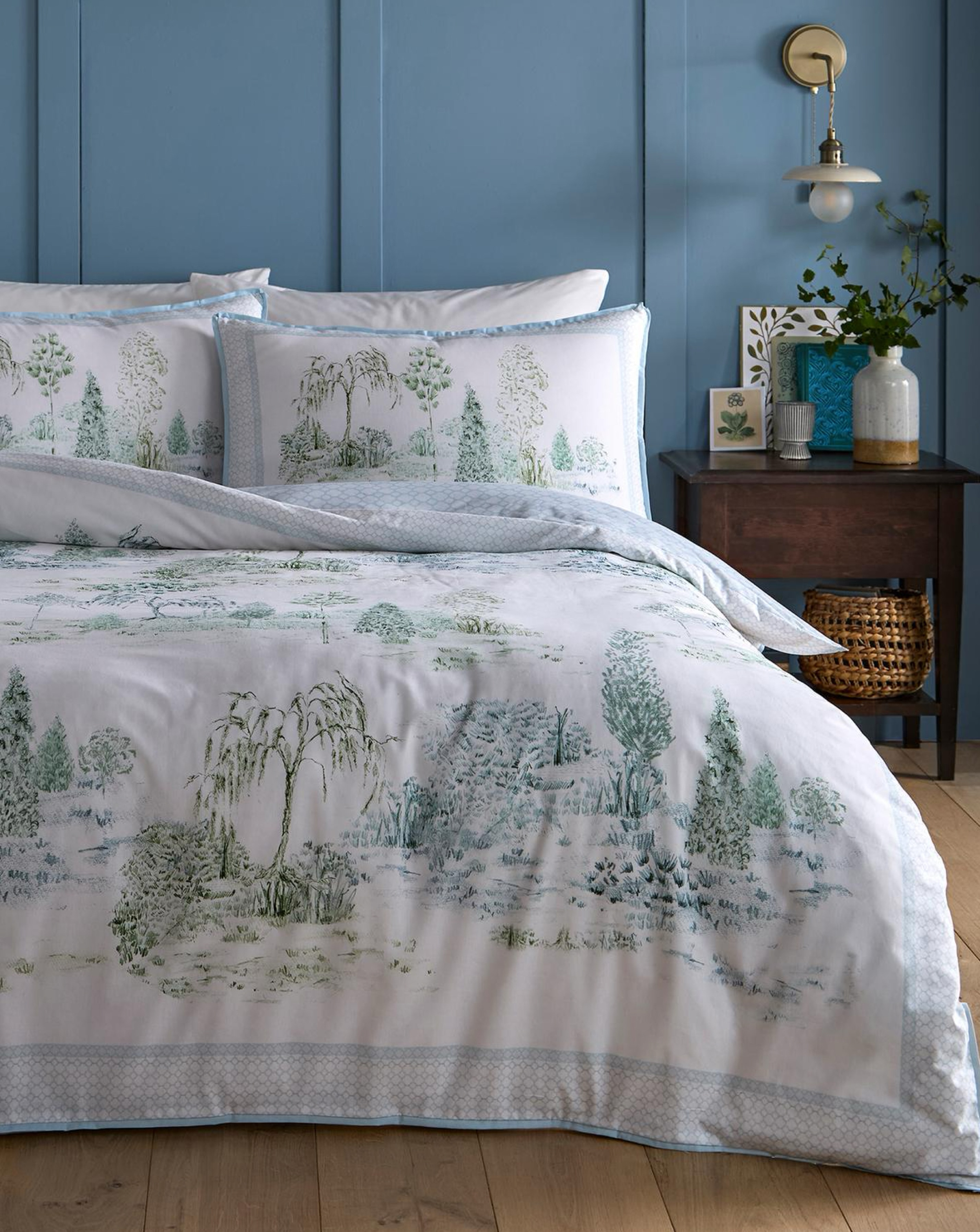New In - Willow Tree Scene Duvet Cover Set