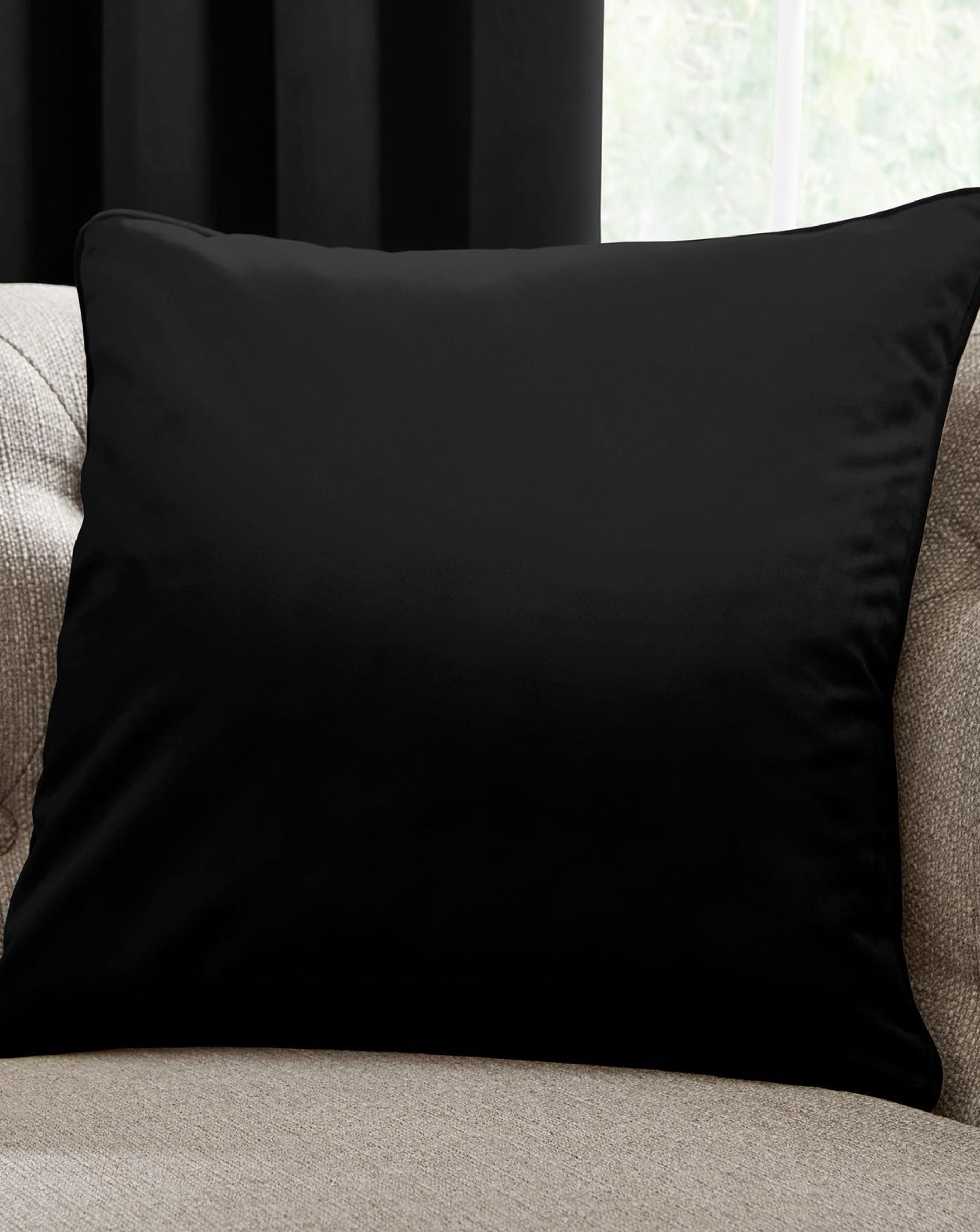 New In - Laurence Bowen Montrose Filled Cushion