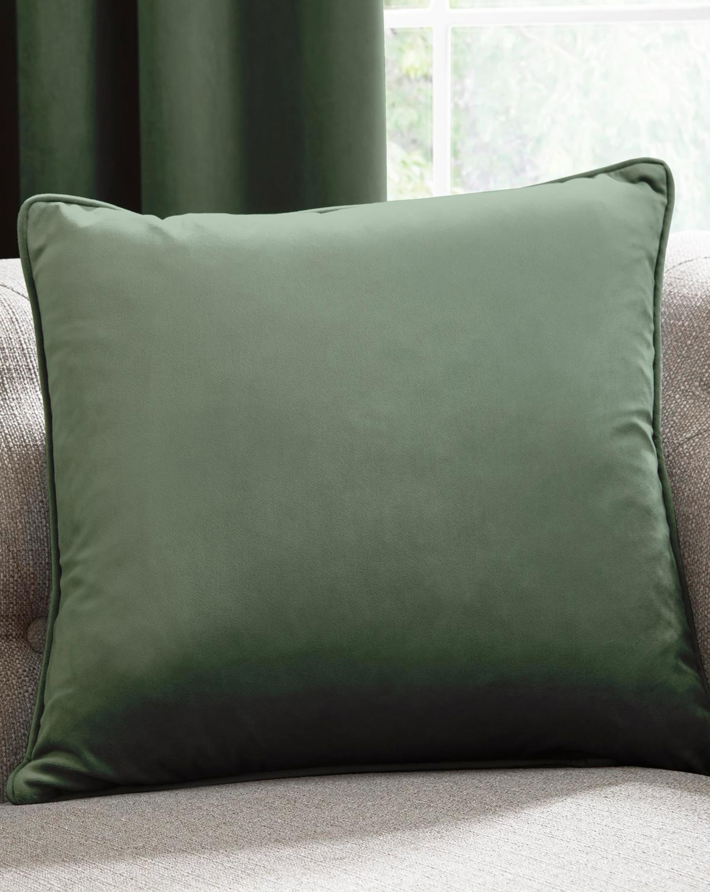 New In - Laurence Bowen Montrose Filled Cushion