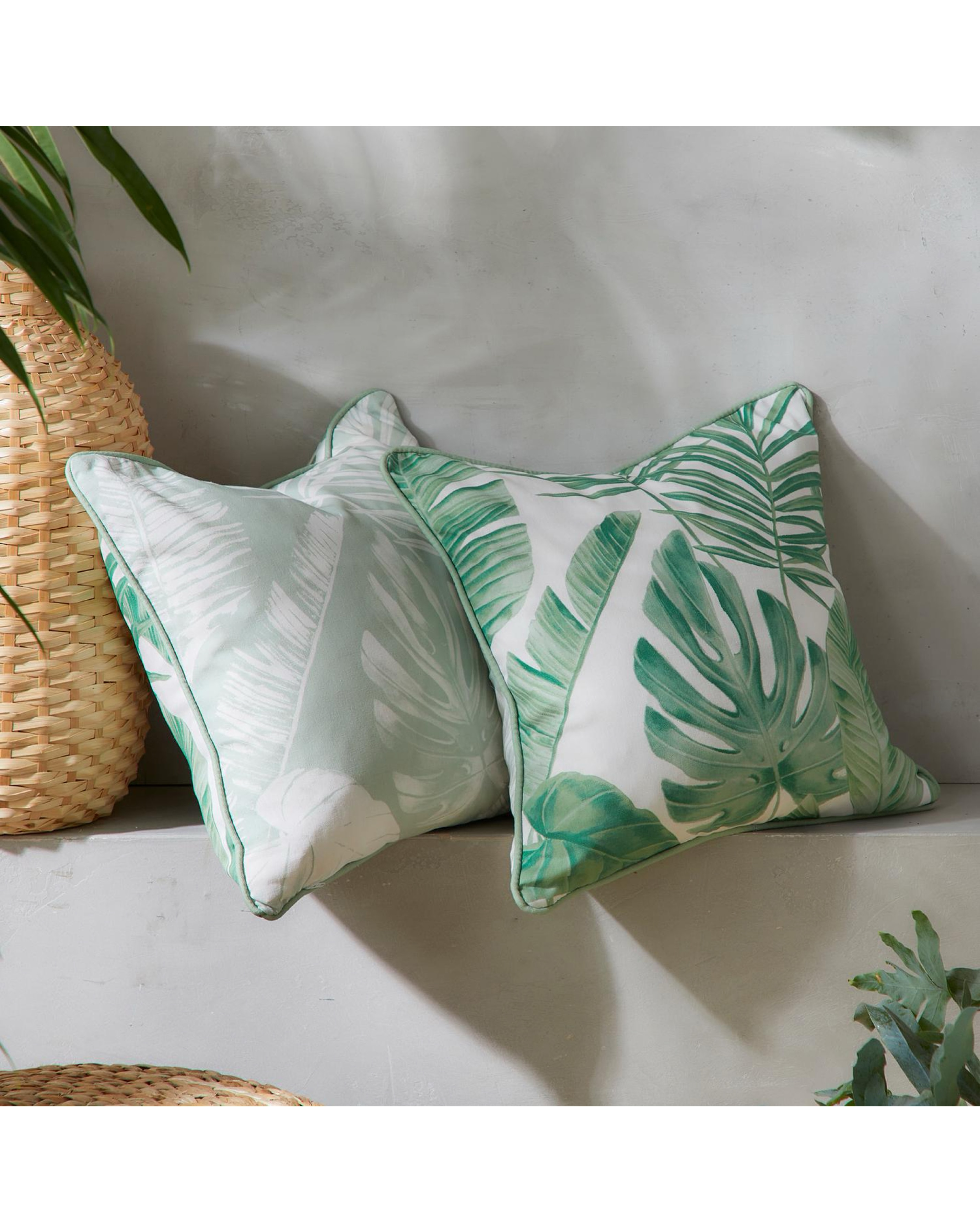 New In - D & Tahiti Outdoor Filled Cushion