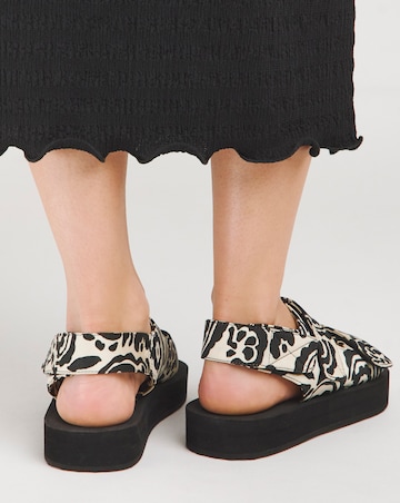 Dream Touch And Close Active Flat Sandals Wide E Fit