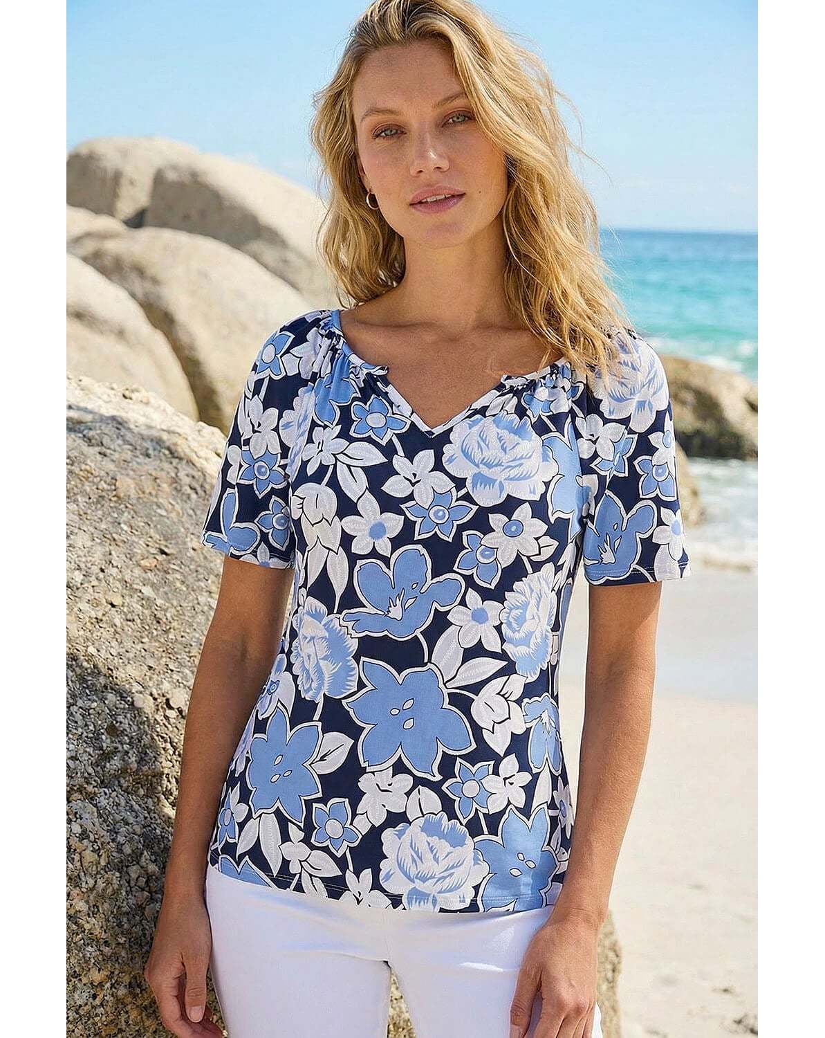 New In - Roman Floral Puff Print V-Neck Top