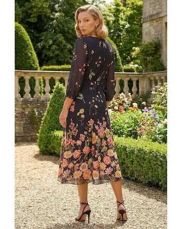 Roman Border Print Pleated Midi Dress