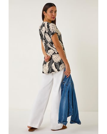 Roman Textured Leaf V-Neck Stretch Top