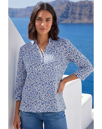 Roman Heart Print Collared Top